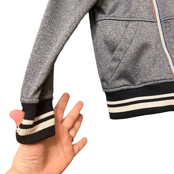 Bench zip up with thumb holes - Picture 2 of 6